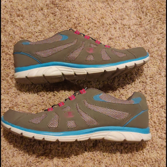 Shoes - Picture 3 of 3